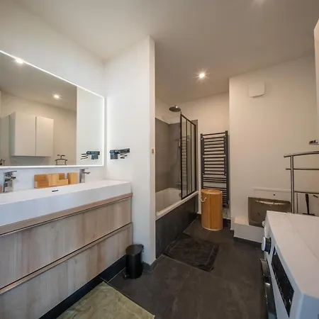 Lumineux Centre - Parking Apartment *
